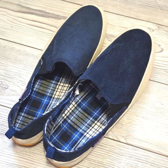 (6-0331)  🔥3/$20🔥 Minimalist Slip on Canvas Sneakers Size 10 - Picture 7 of 9